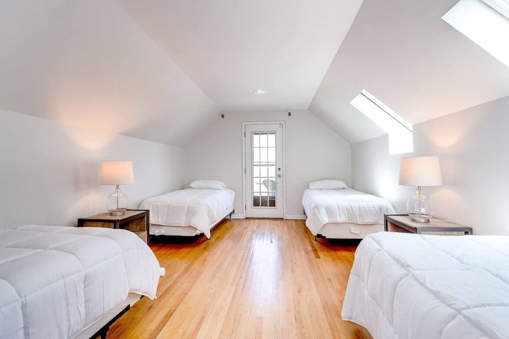 Photo of Bedroom in Pulaski Park
