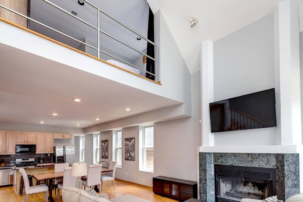 Photo of Livingroom in Pulaski Park