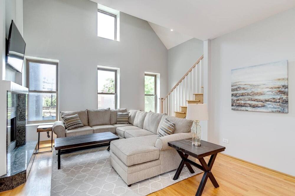 Photo of Livingroom in Pulaski Park