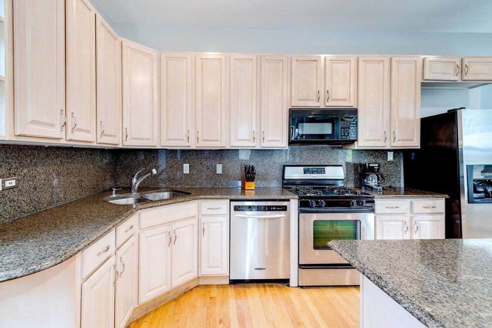 Photo of Kitchen in Pulaski Park