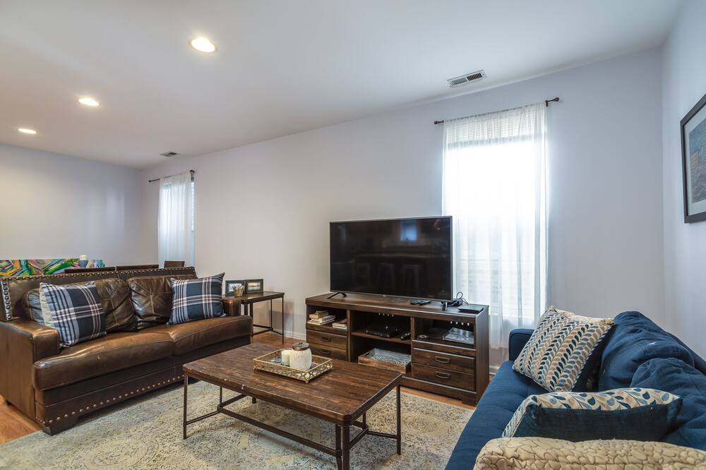 Photo of Livingroom in Wrightwood Neighbors