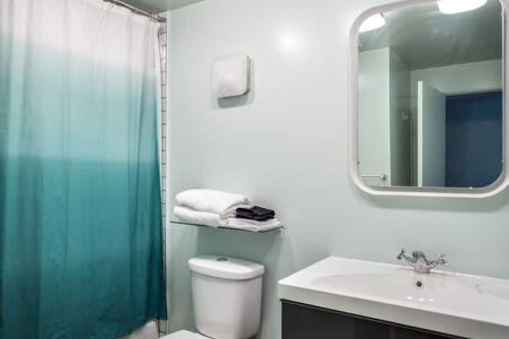 Photo of Bathroom in River North