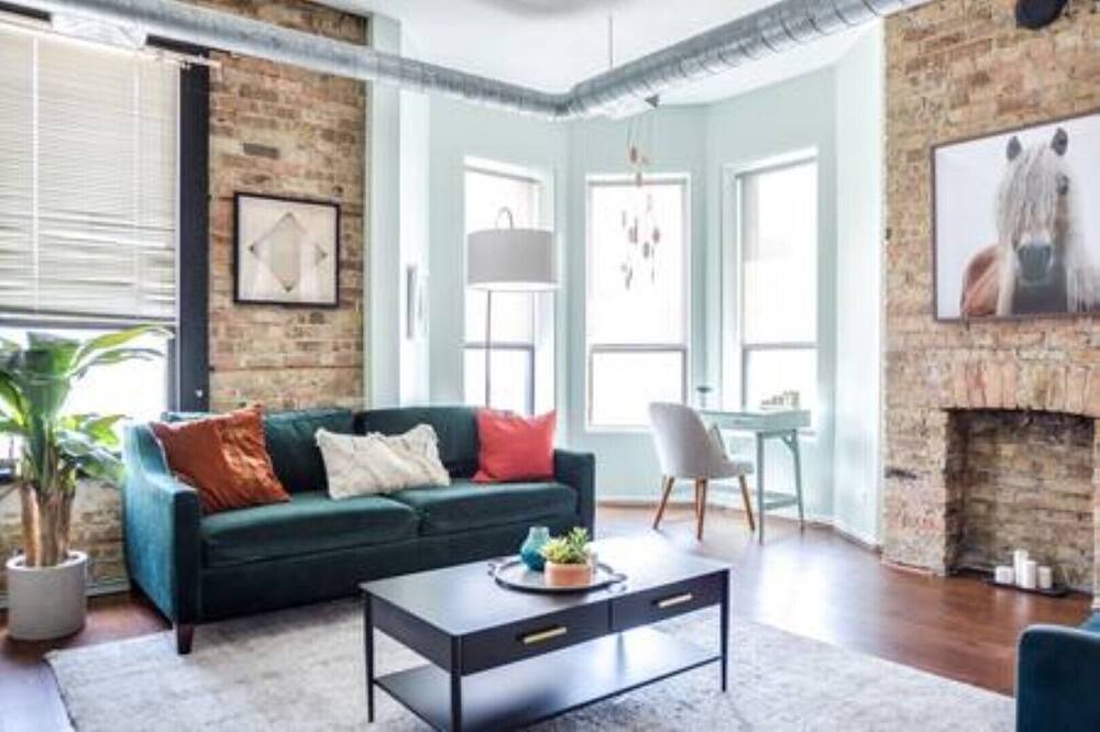 Photo of Livingroom in River North