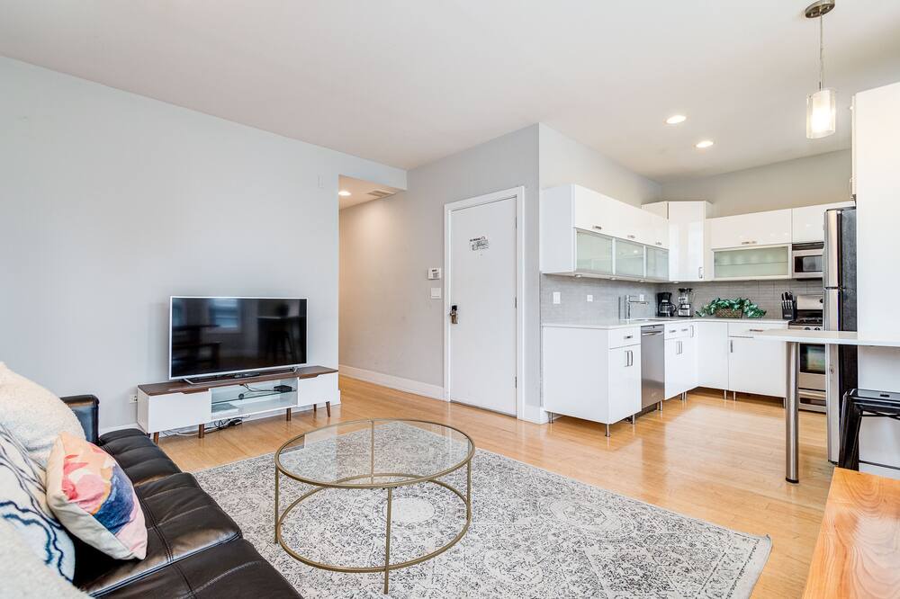 Photo of Livingroom in River North