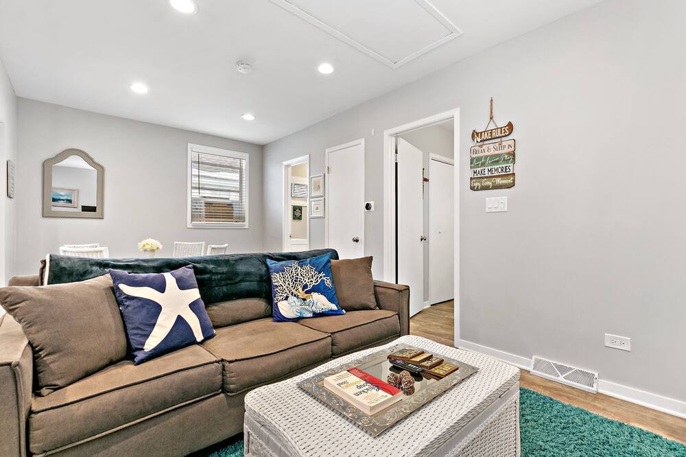 Photo of Livingroom in Fox Lake