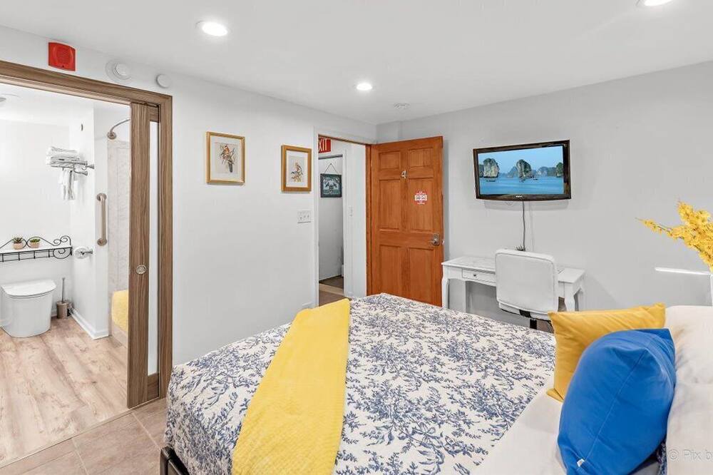 Photo of Bedroom in Plato Center