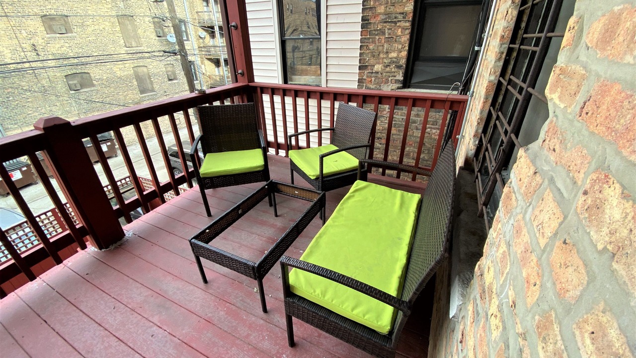 Photo of Outdoor in Lakeview