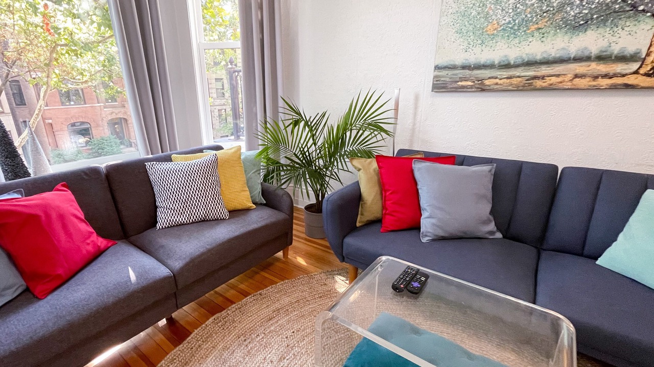 Photo of Livingroom in Lakeview
