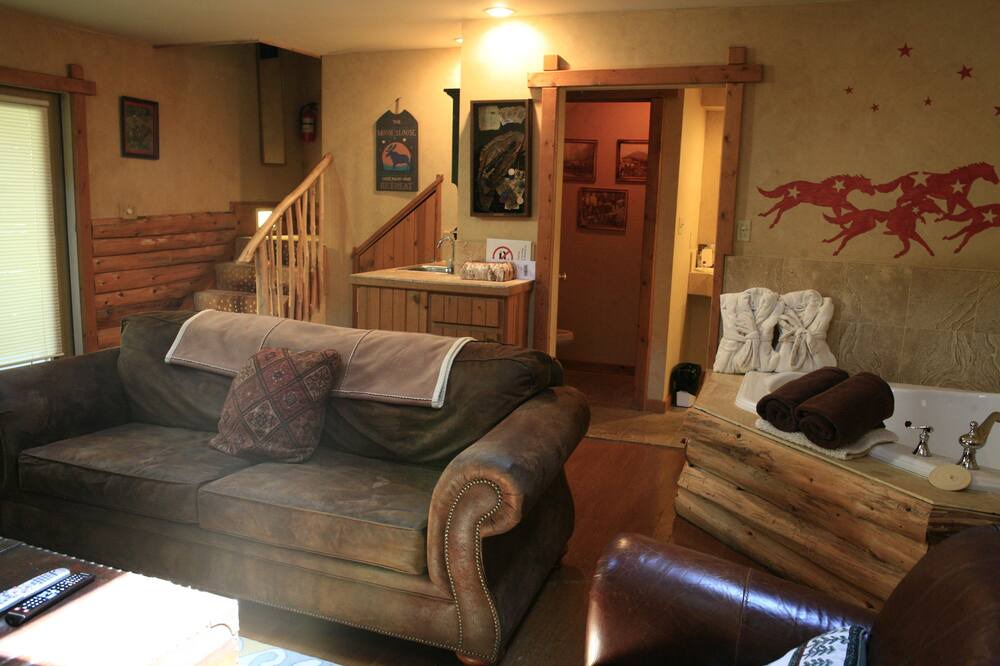 Photo of Livingroom in Utica