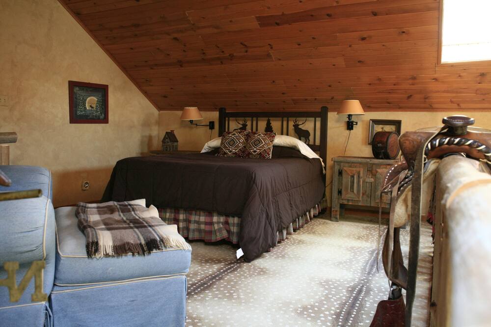 Photo of Bedroom in Utica