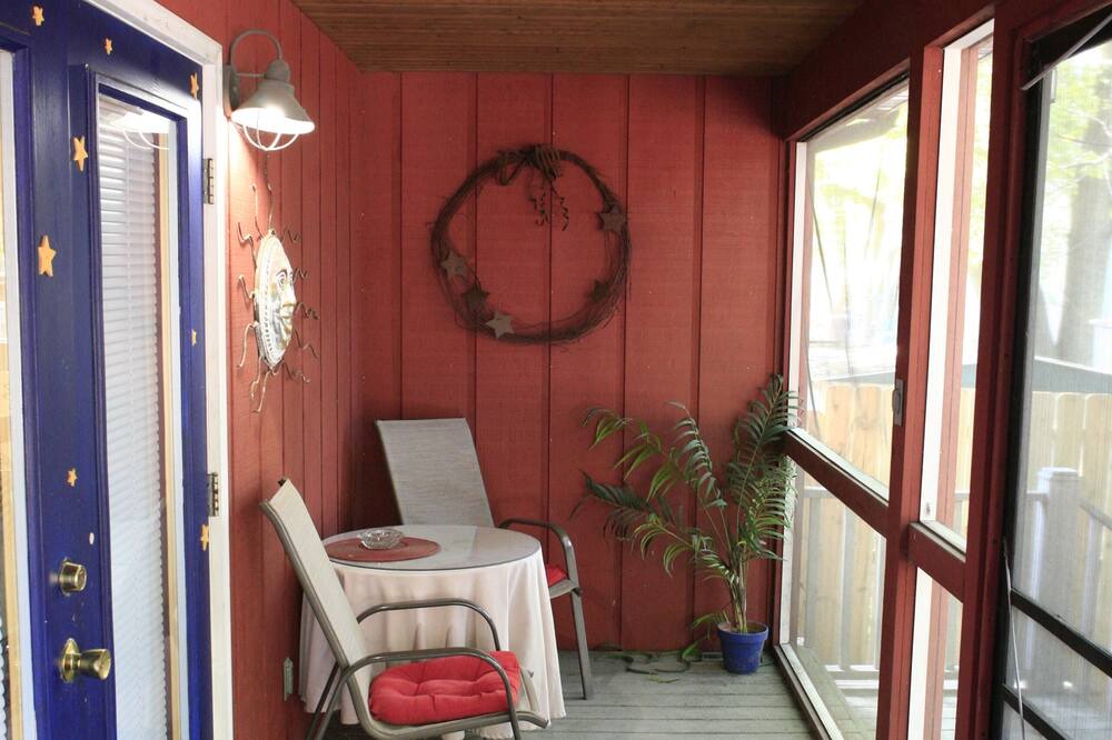 Photo of Patio Balcony in Utica