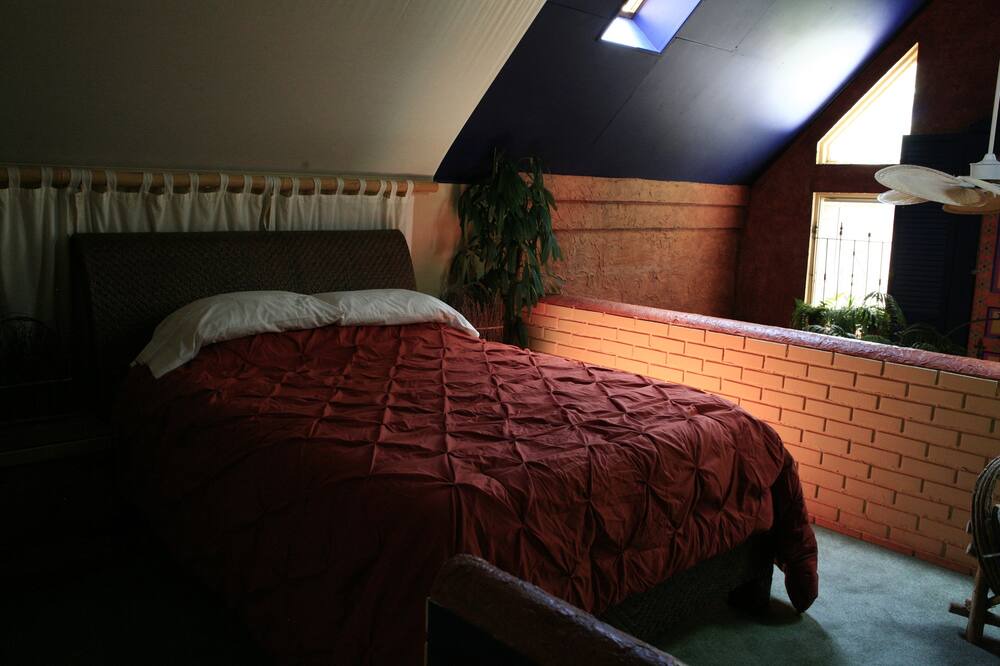 Photo of Bedroom in Utica