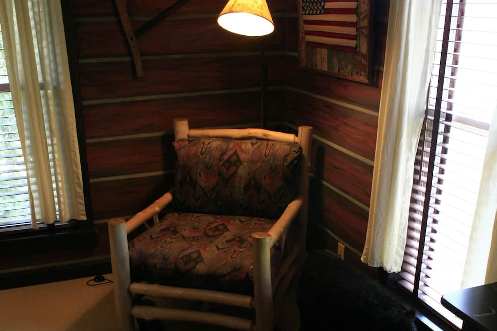 Photo of Livingroom in Utica