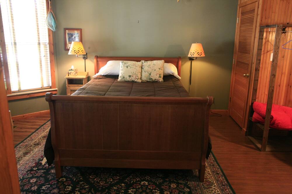 Photo of Bedroom in Utica