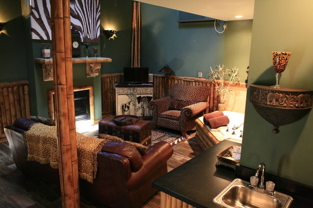 Photo of Livingroom in Utica