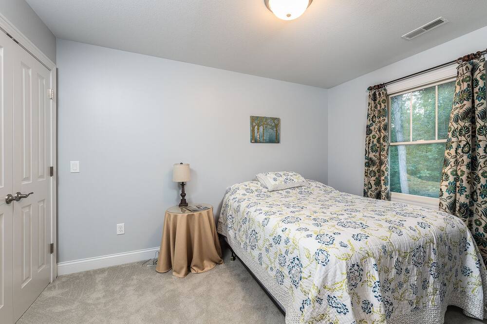 Photo of Bedroom in Teutopolis