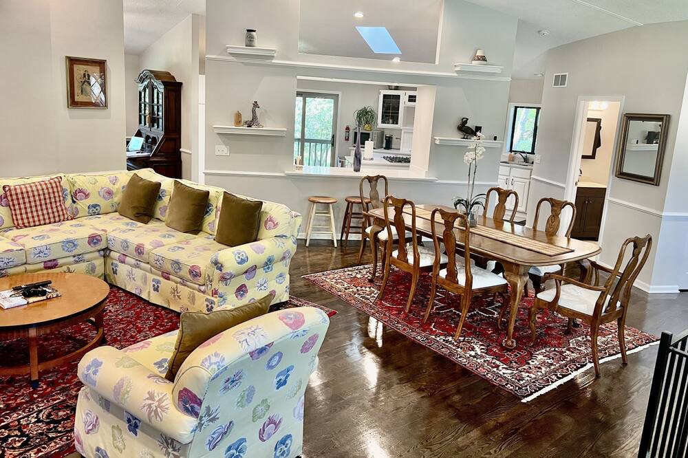 Photo of Livingroom in Gilberts