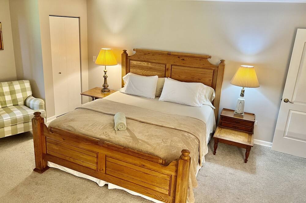 Photo of Bedroom in Gilberts