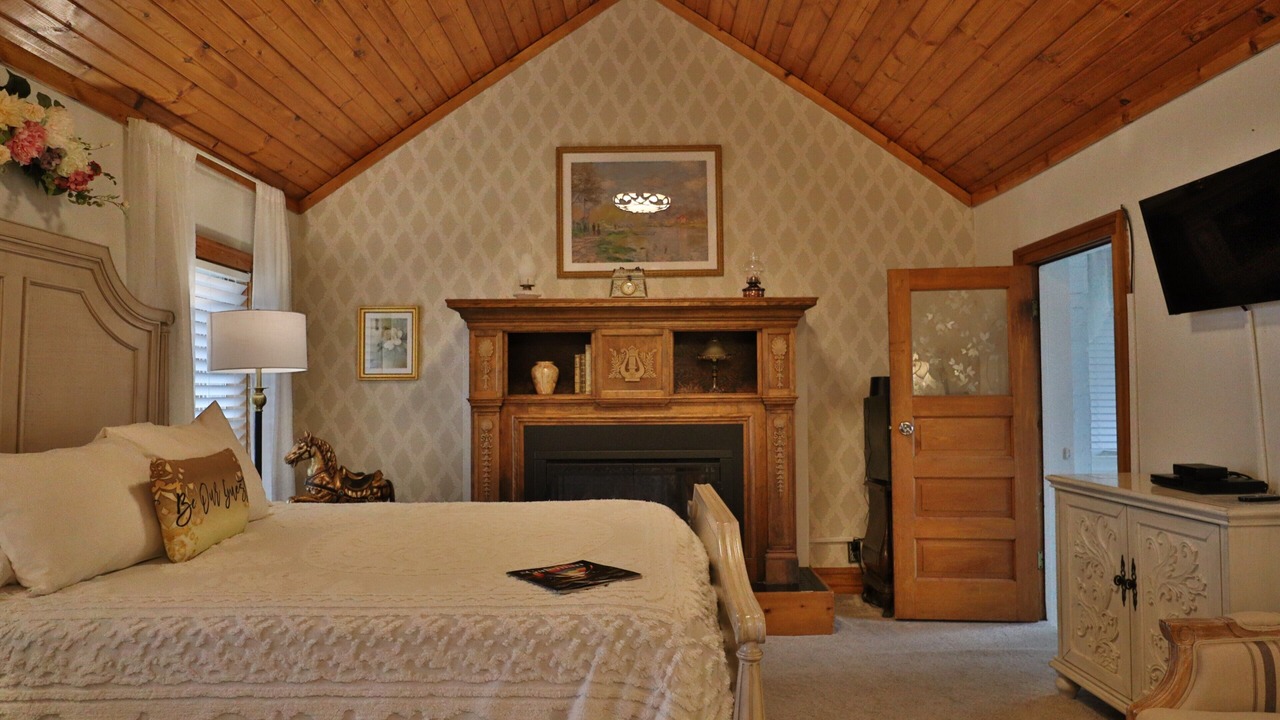 Photo of Bedroom in Galena