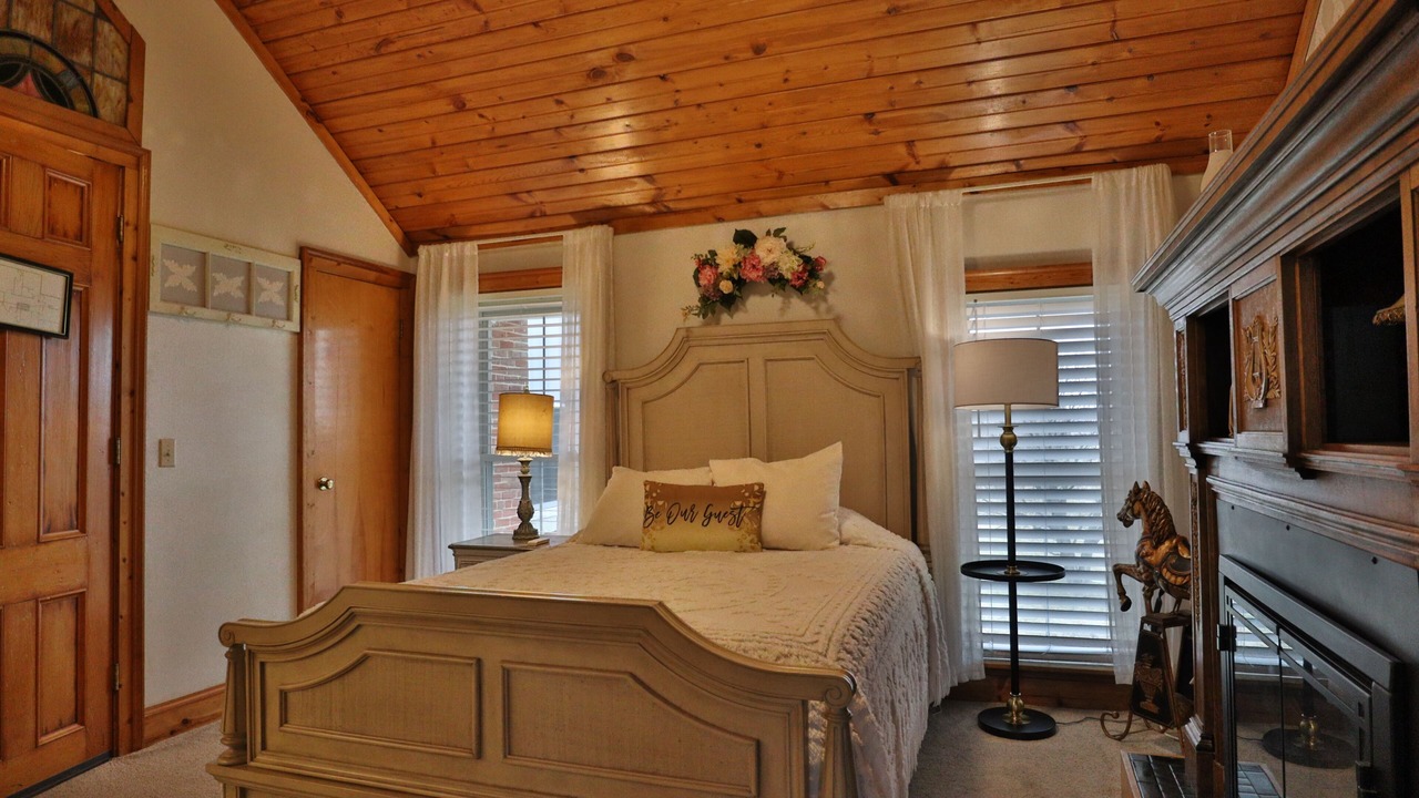 Photo of Bedroom in Galena