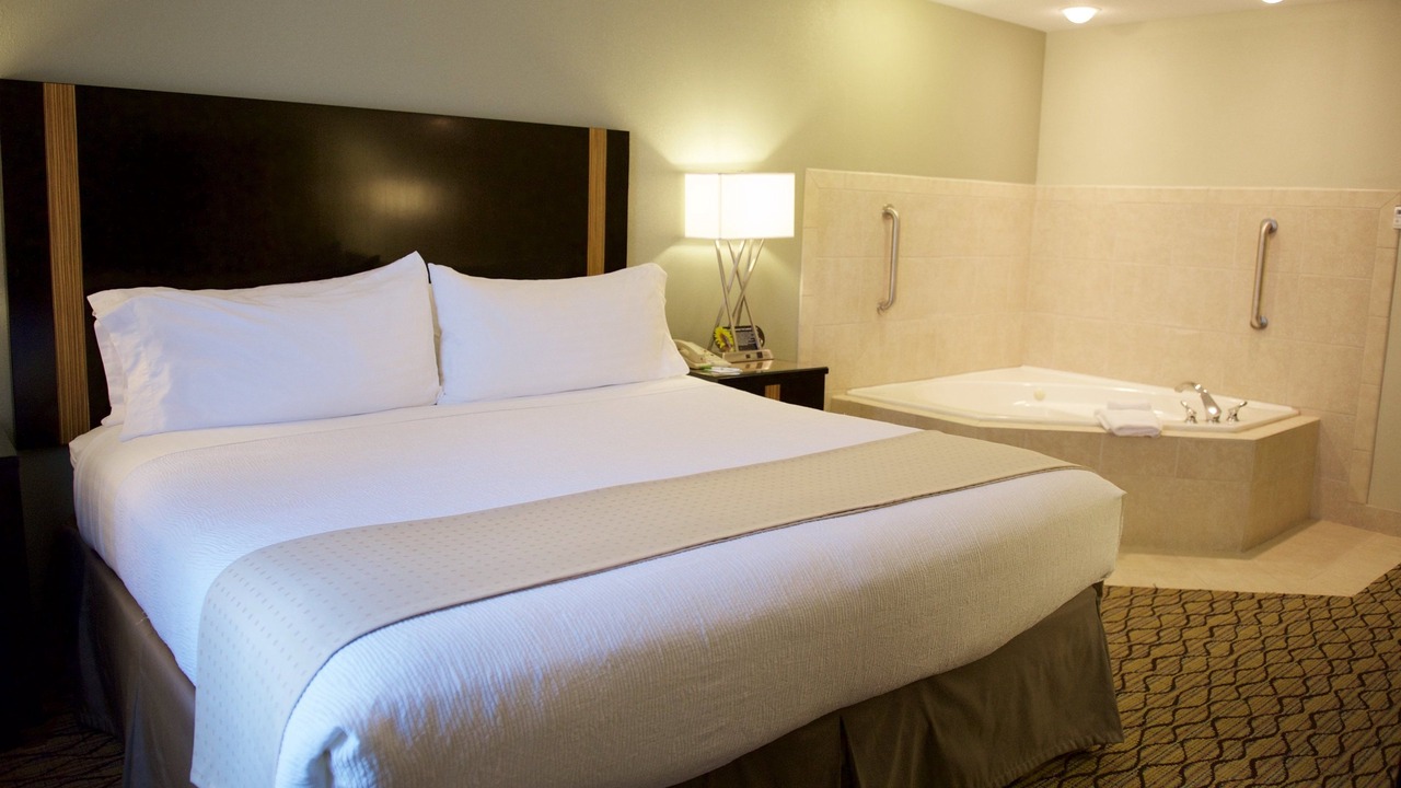 Photo of Bedroom in Effingham