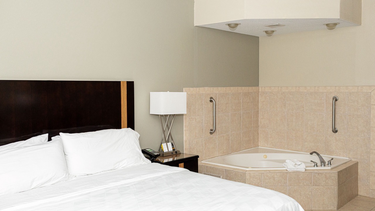 Photo of Bedroom in Effingham