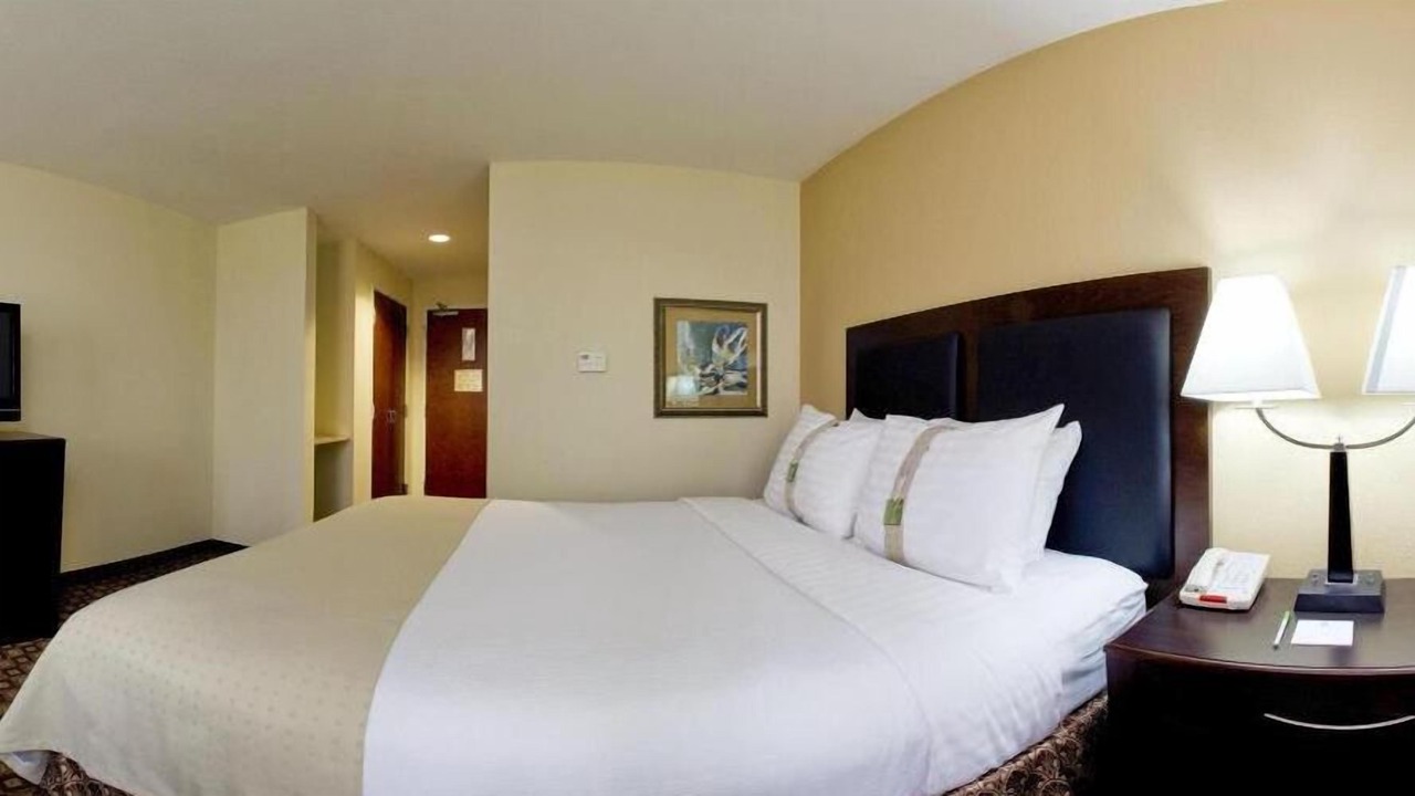 Photo of Bedroom in Quincy