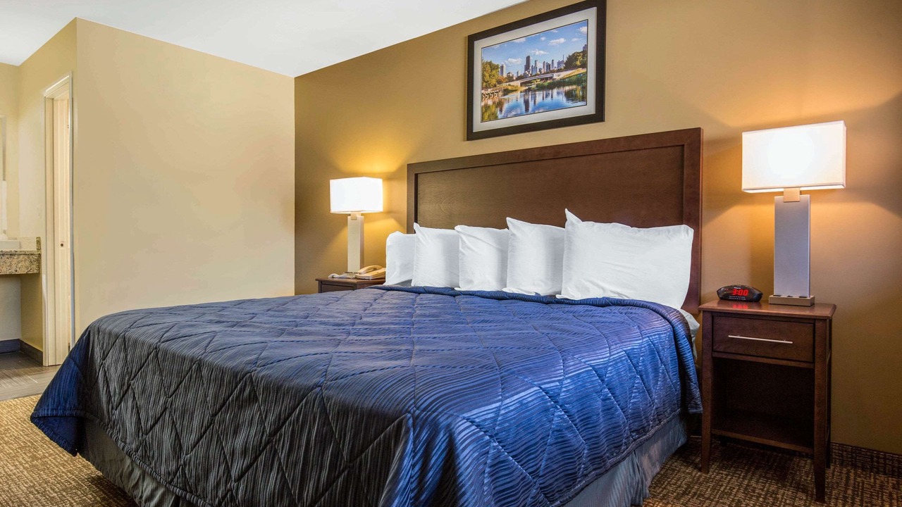 Photo of Bedroom in Lyons