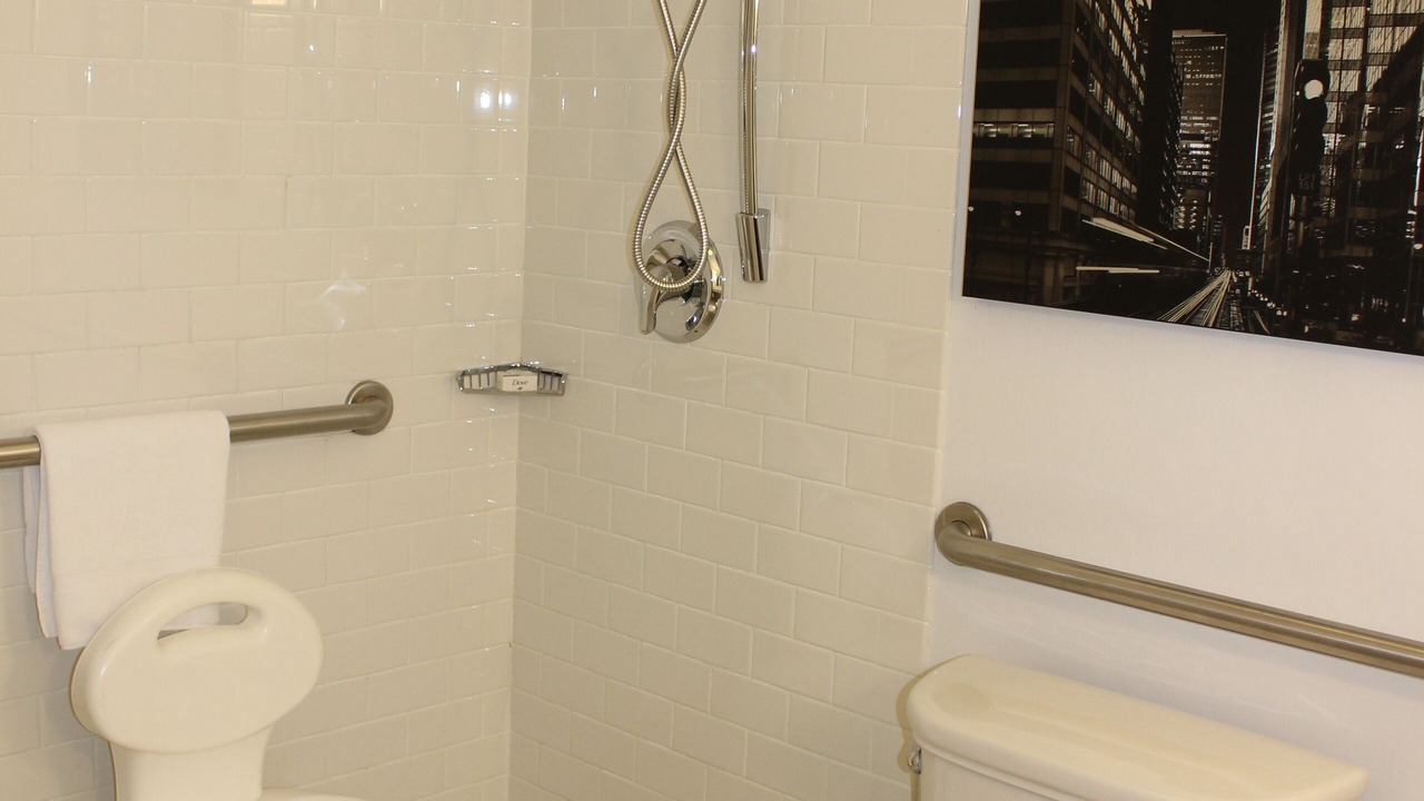 Photo of Bedroom in Greektown