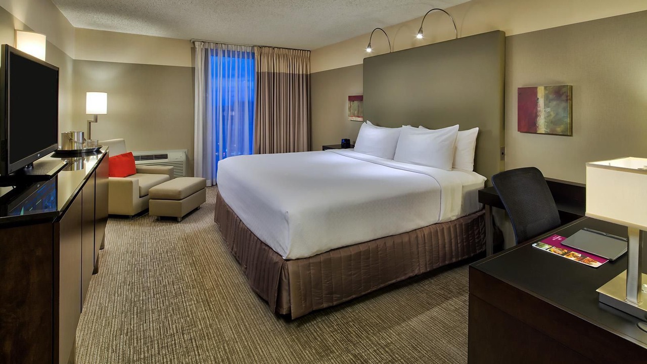 Photo of Bedroom in Greektown