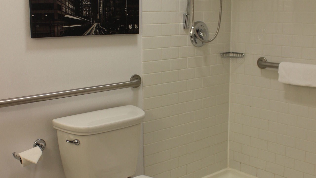 Photo of Bedroom in Greektown