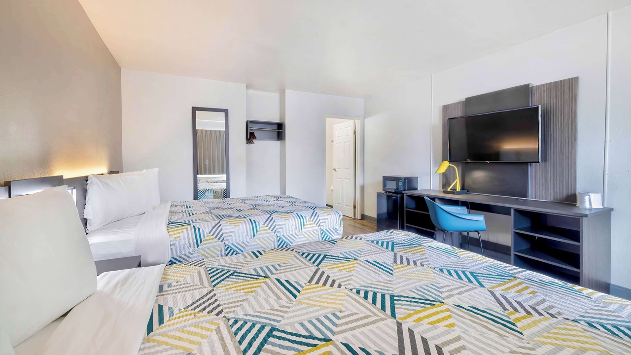 Photo of Bedroom in Villa Park