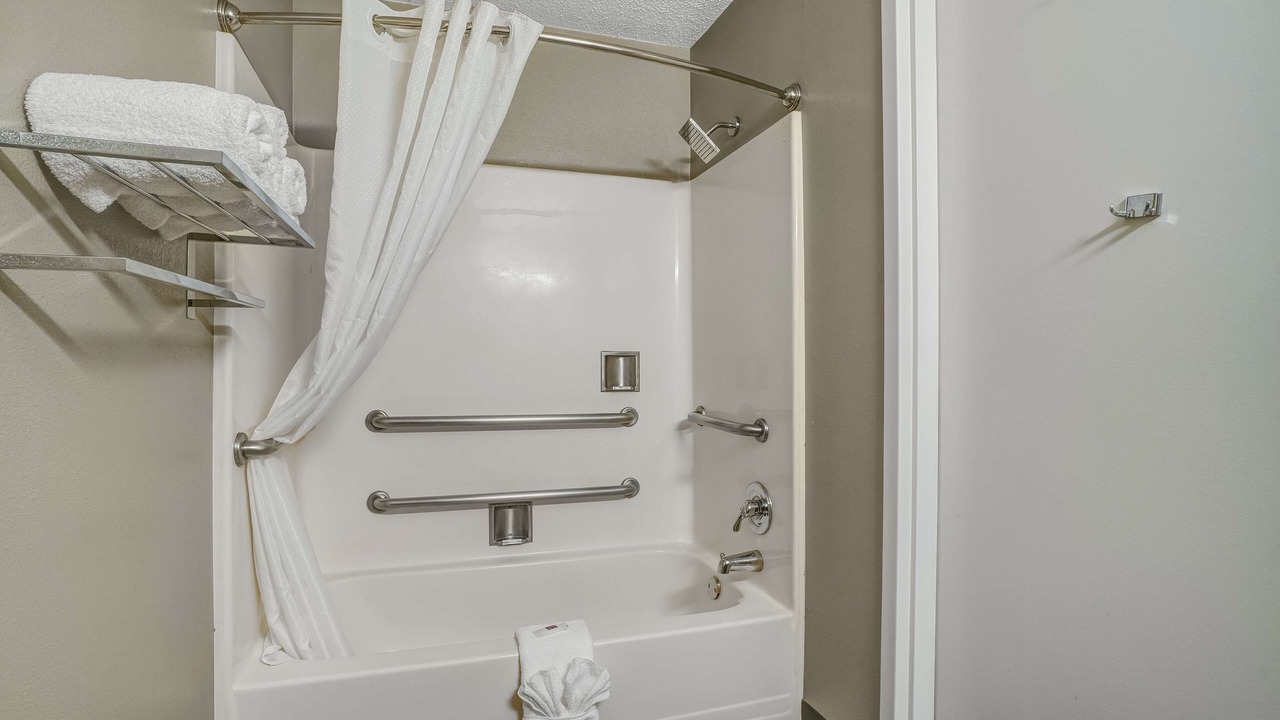 Photo of Bathroom in Villa Park