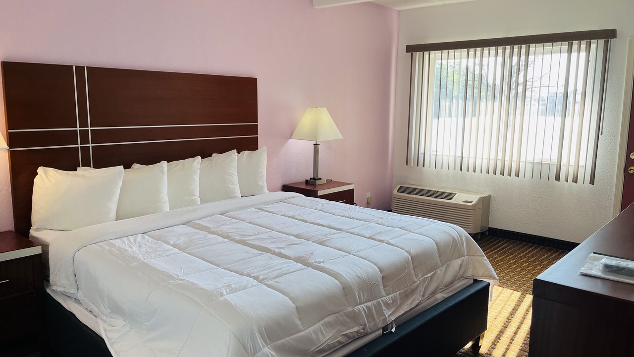 Photo of Bedroom in East Dubuque