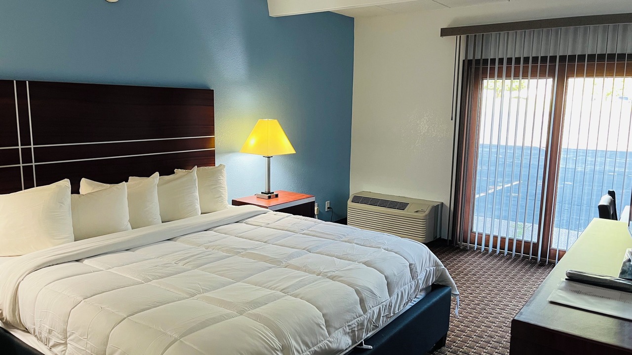 Photo of Bedroom in East Dubuque