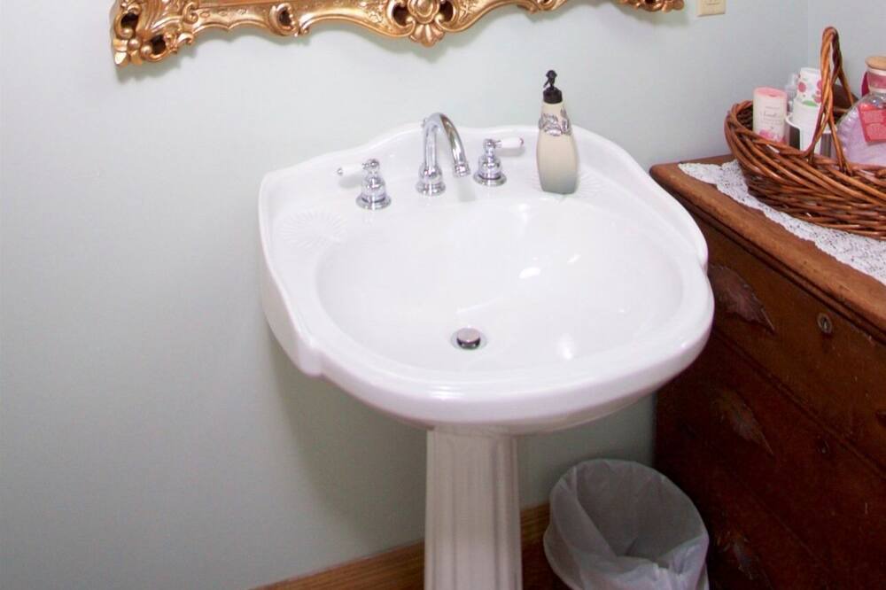 Photo of Bathroom in Urbana