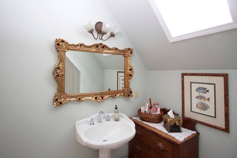 Photo of Bathroom in Urbana