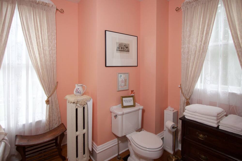 Photo of Bathroom in Urbana