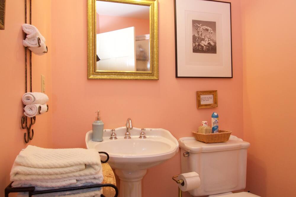 Photo of Bathroom in Urbana