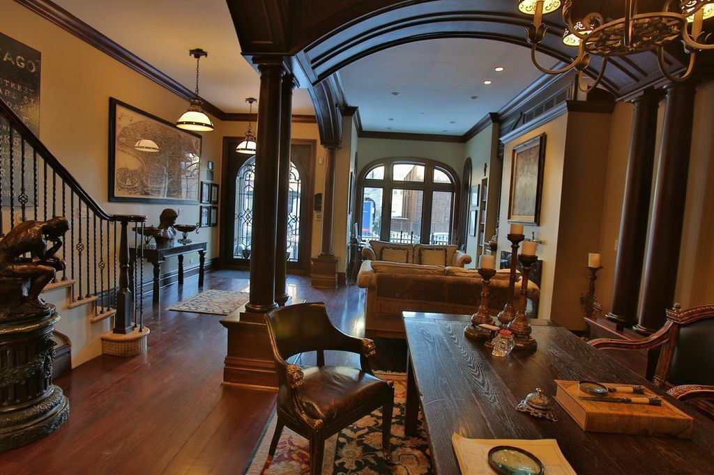 Photo of Livingroom in Lincoln Park