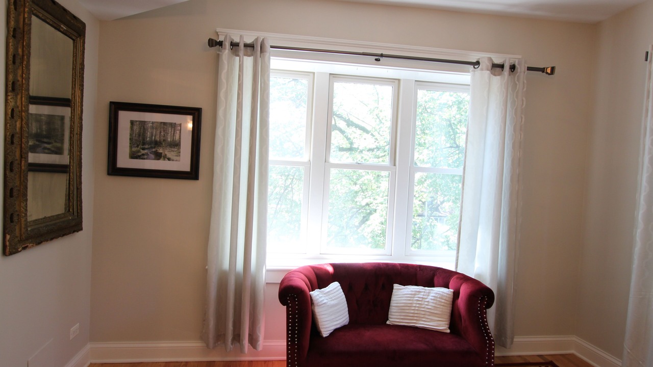 Photo of Livingroom in Rogers Park