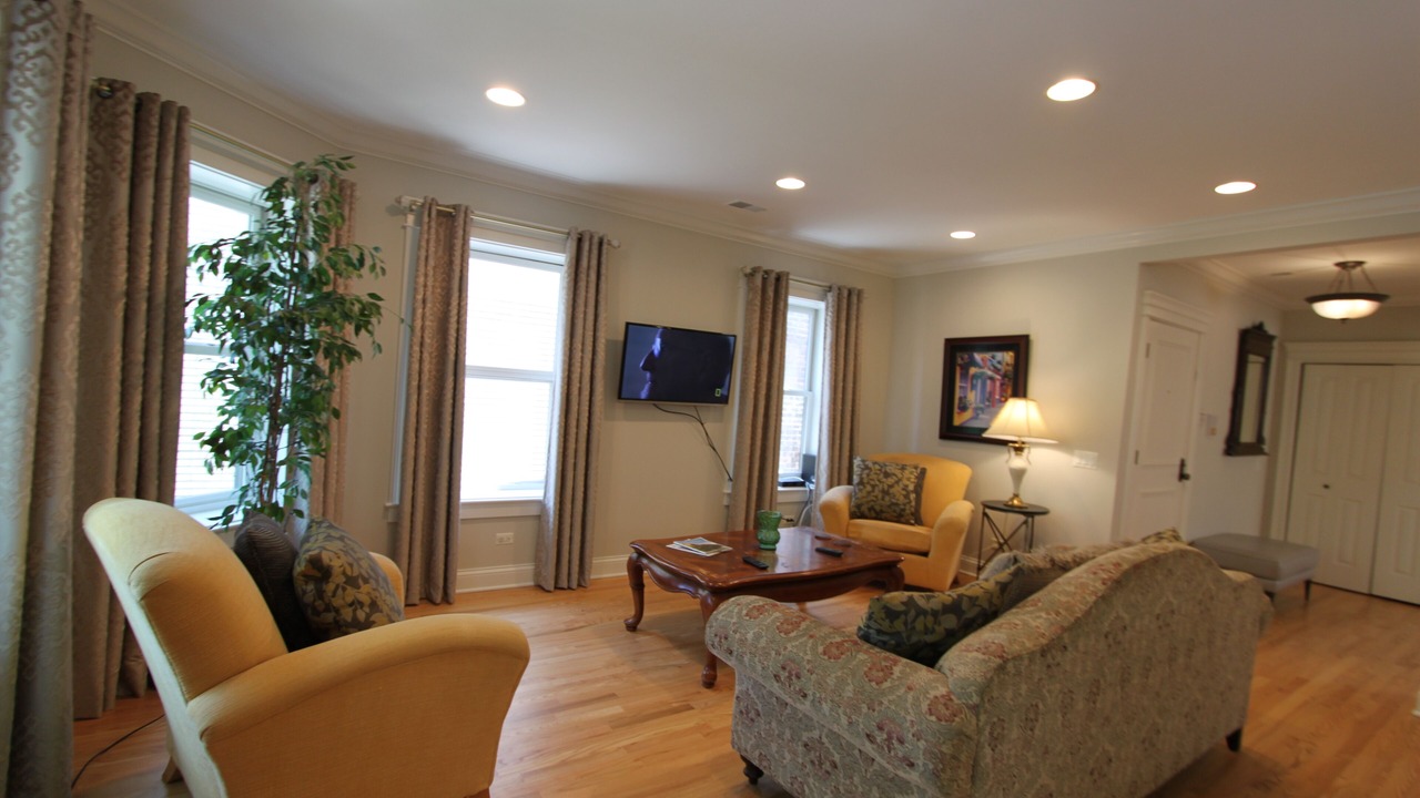 Photo of Livingroom in Rogers Park