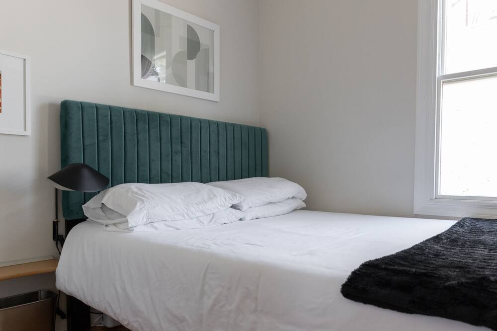 Photo of Bedroom in Bucktown