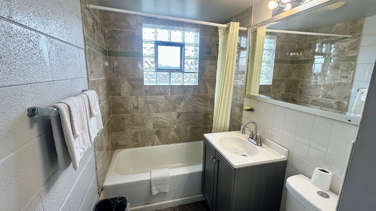 Photo of Bathroom in Des Plaines