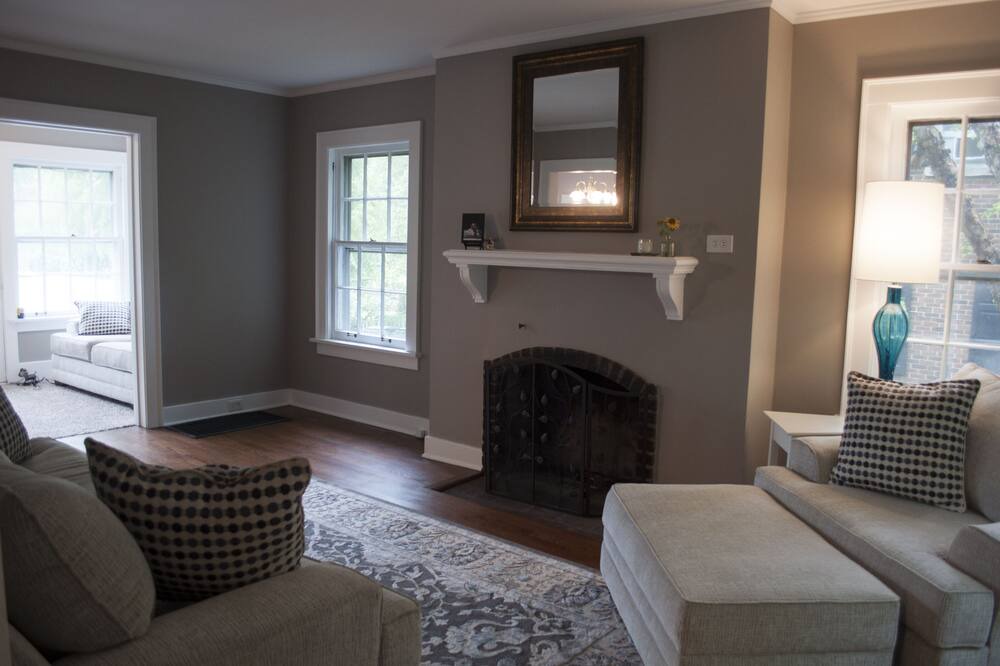 Photo of Livingroom in Naperville