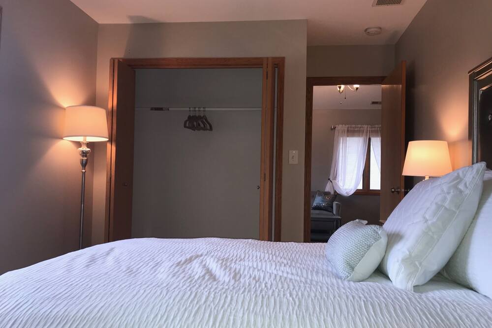 Photo of Bedroom in Oak Lawn