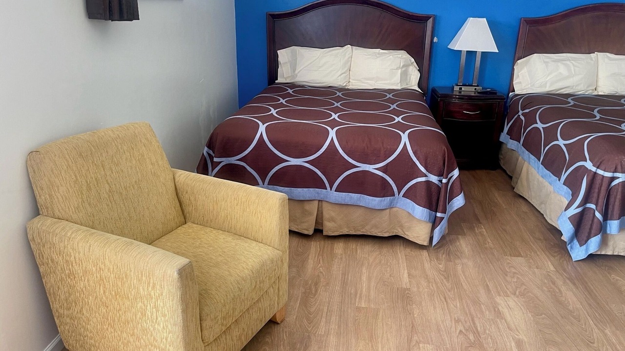 Photo of Bedroom in Flora