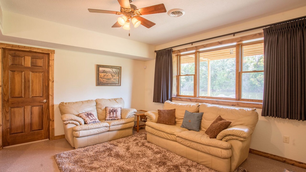Photo of Livingroom in Sullivan
