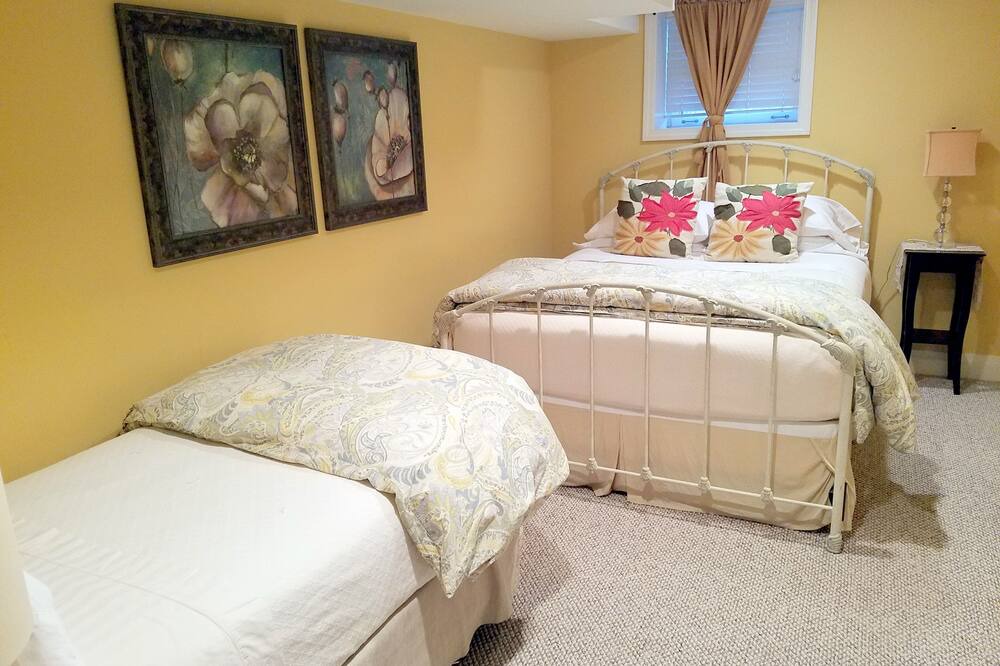 Photo of Bedroom in Lakeview