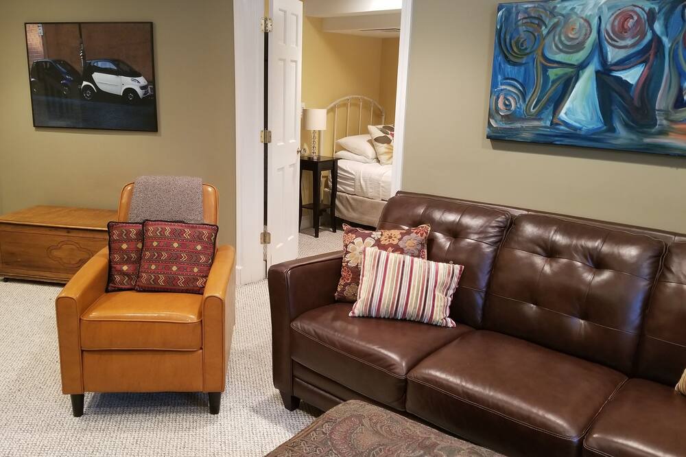 Photo of Bedroom in Lakeview